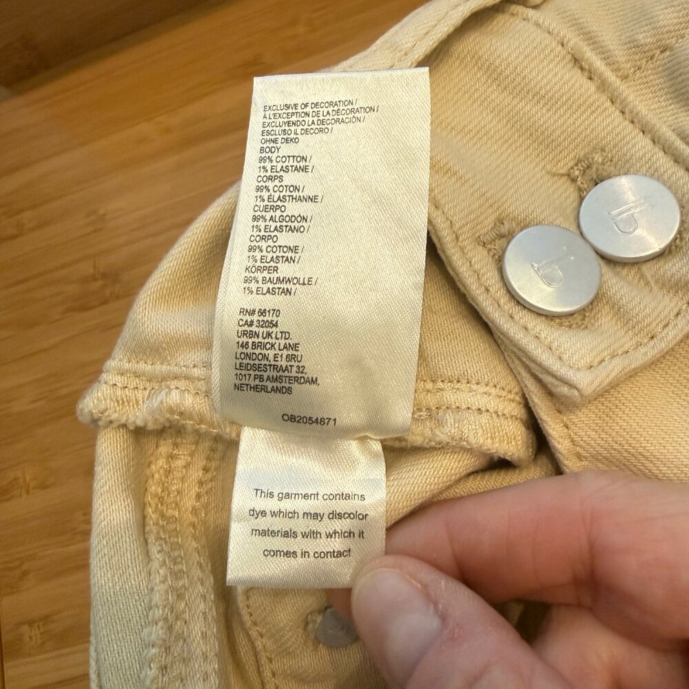 Pilcro, The Wanderer Mid Rise Relaxed-Leg Jean, EUC, Sz 28, off-white color - Picture 6 of 6
